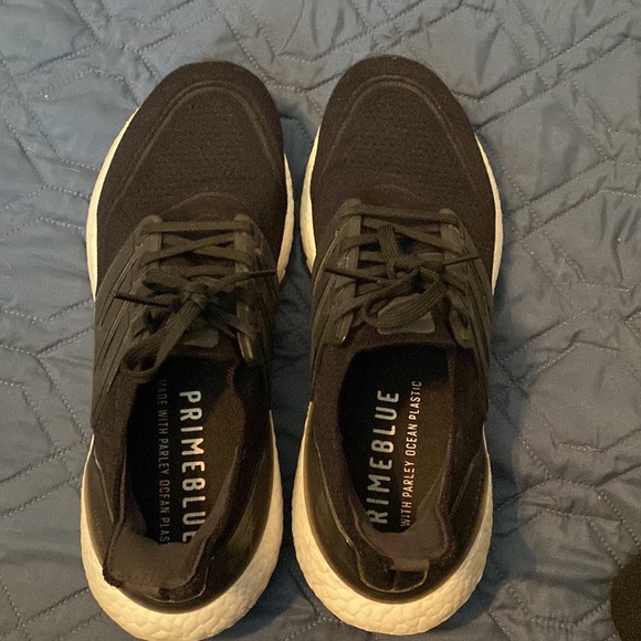 Women’s Adidas Ultraboost 21 - Picture 4 of 8